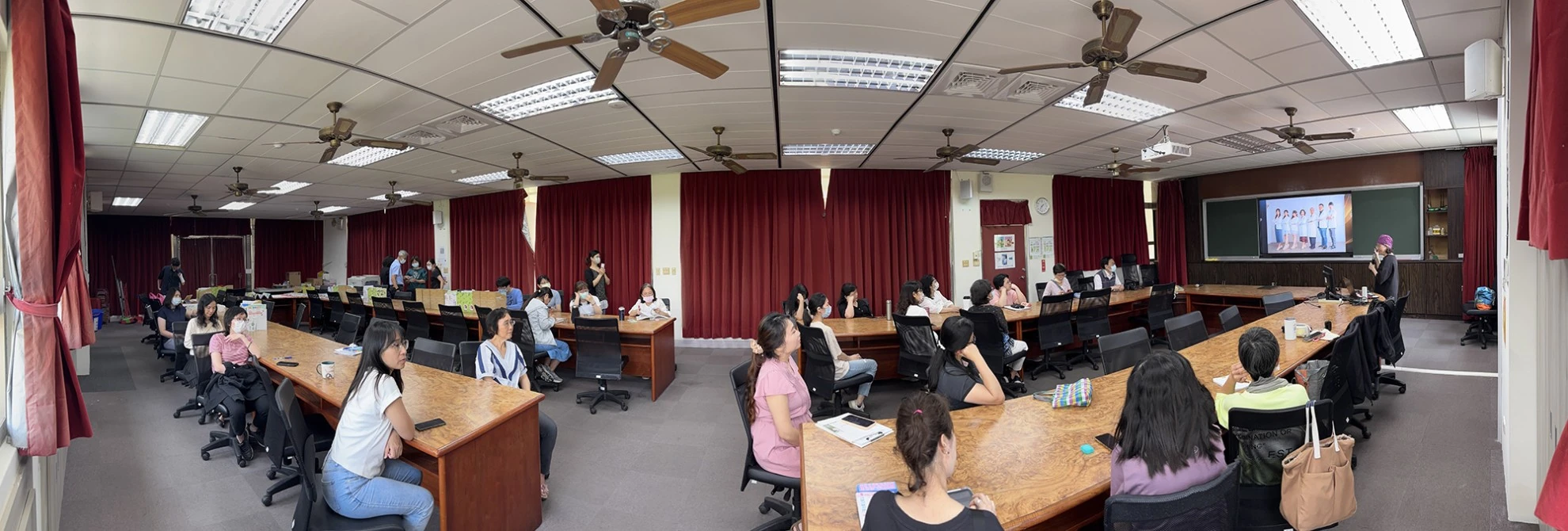 🏫虎林國小🏫口腔保健與早期矯正講座👩⚕️羅秋美教授 🏫虎林國小🏫口腔保健與早期矯正講座👩⚕️羅秋美教授