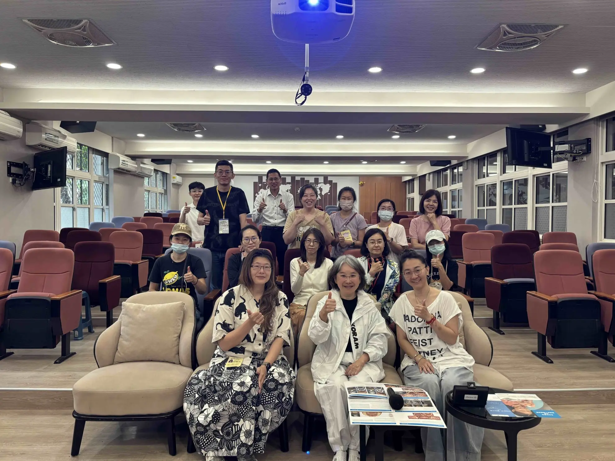 🏫龍安國小🏫口腔保健與早期矯正講座👩⚕️羅秋美教授 🏫龍安國小🏫口腔保健與早期矯正講座👩⚕️羅秋美教授